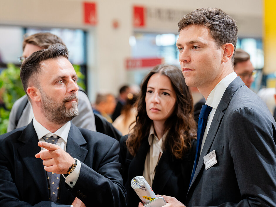 Οι συνάδελφοι του Erme σε μια έκθεση